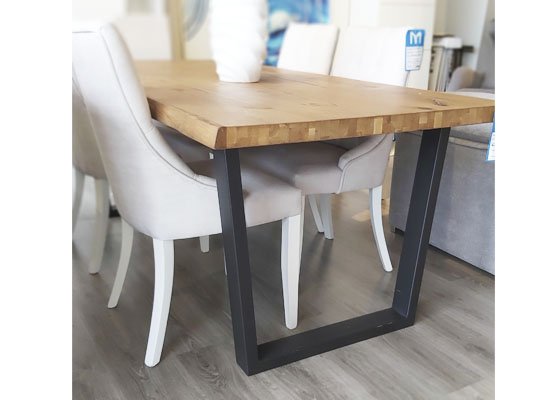 mesa madera maciza patas negras 01